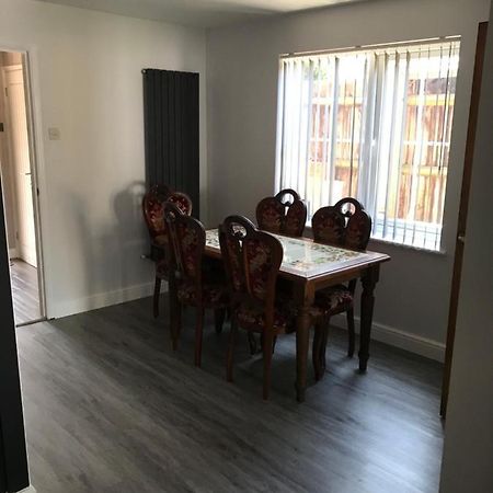 Double Room Next To Burnham Elizabeth Line Station Slough Exterior foto