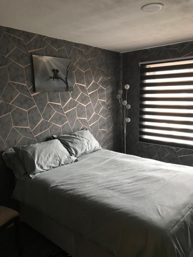Double Room Next To Burnham Elizabeth Line Station Slough Exterior foto