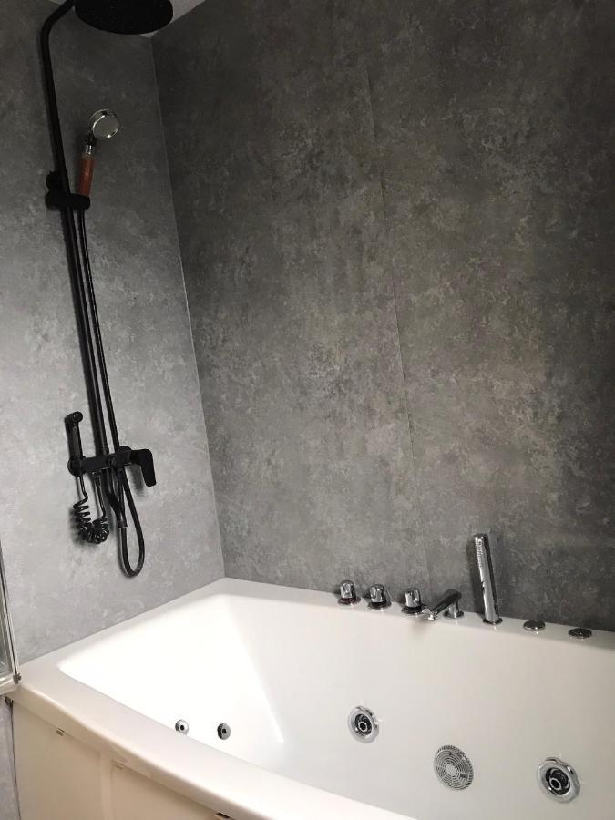 Double Room Next To Burnham Elizabeth Line Station Slough Exterior foto