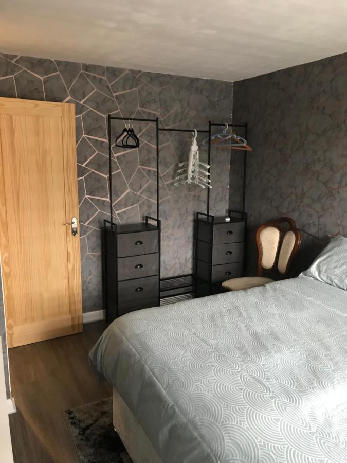 Double Room Next To Burnham Elizabeth Line Station Slough Exterior foto