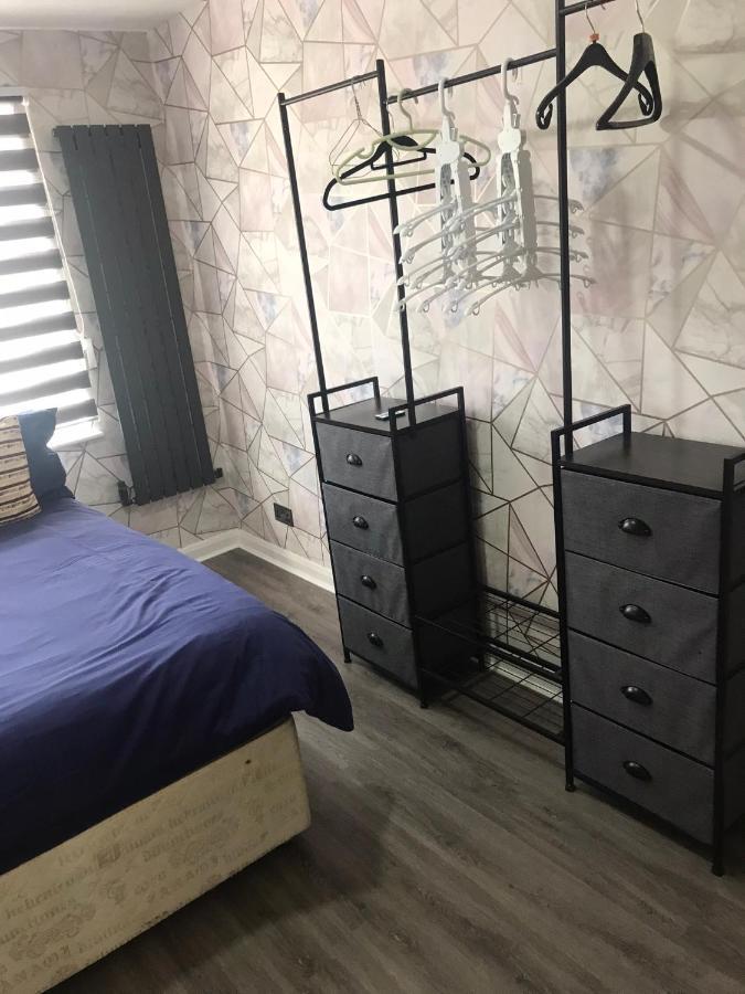 Double Room Next To Burnham Elizabeth Line Station Slough Exterior foto